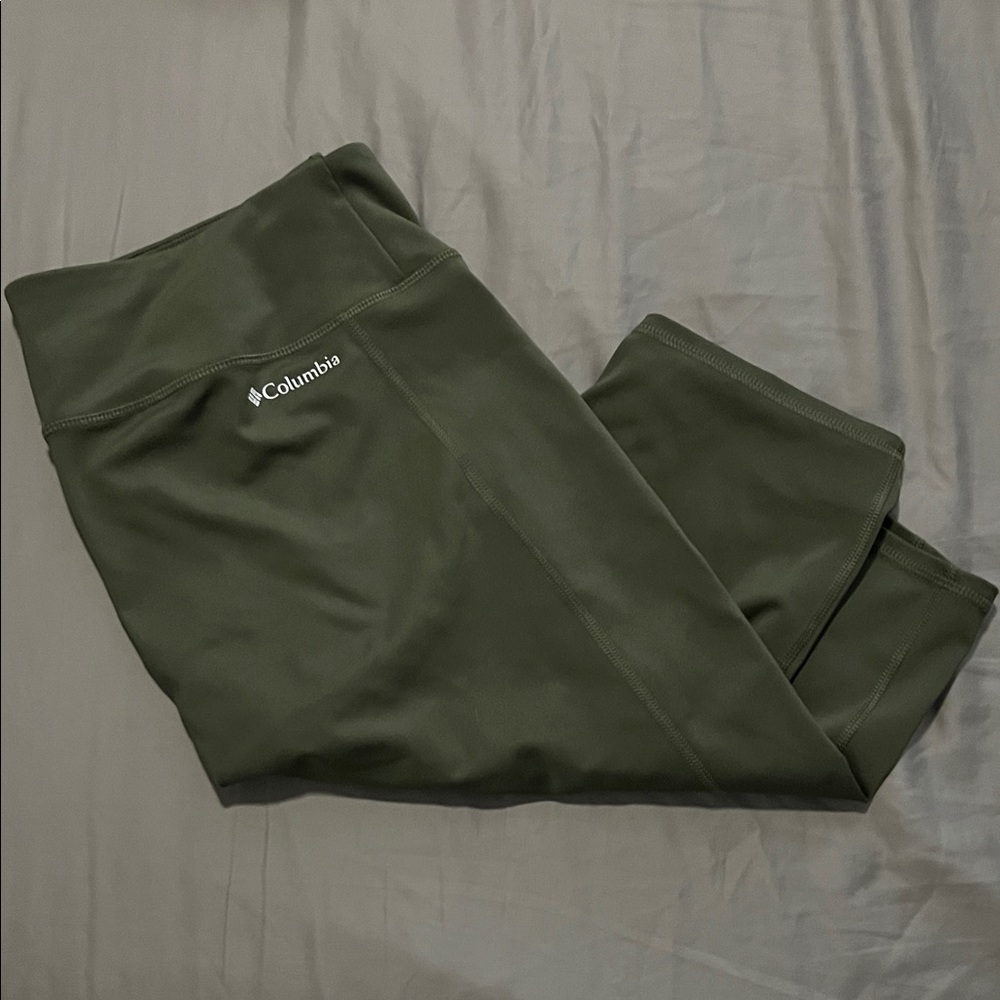Columbia Olive Active biker shorts